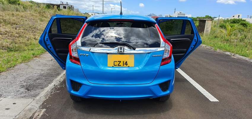 Honda fit - 3 - Family Cars  on Aster Vender