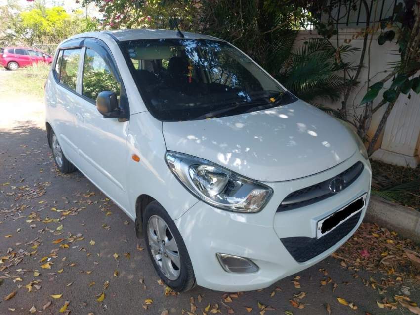 Hyundai i10 - 2012 - 1 - Compact cars  on Aster Vender