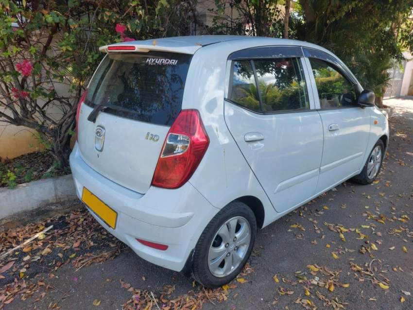 Hyundai i10 - 2012 - 2 - Compact cars  on Aster Vender
