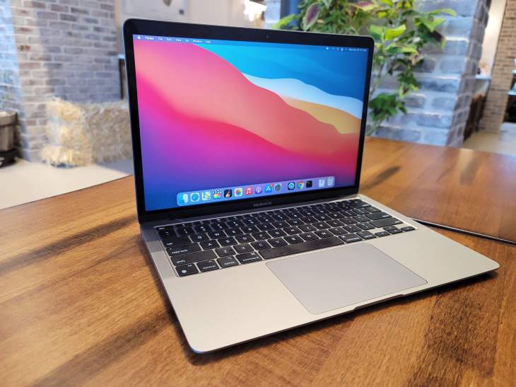MacBook Air M1 on Aster Vender