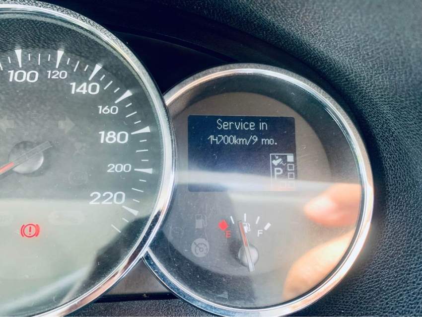 RENAULT - FLUENCE - 2014 - 1 - Compact cars  on Aster Vender