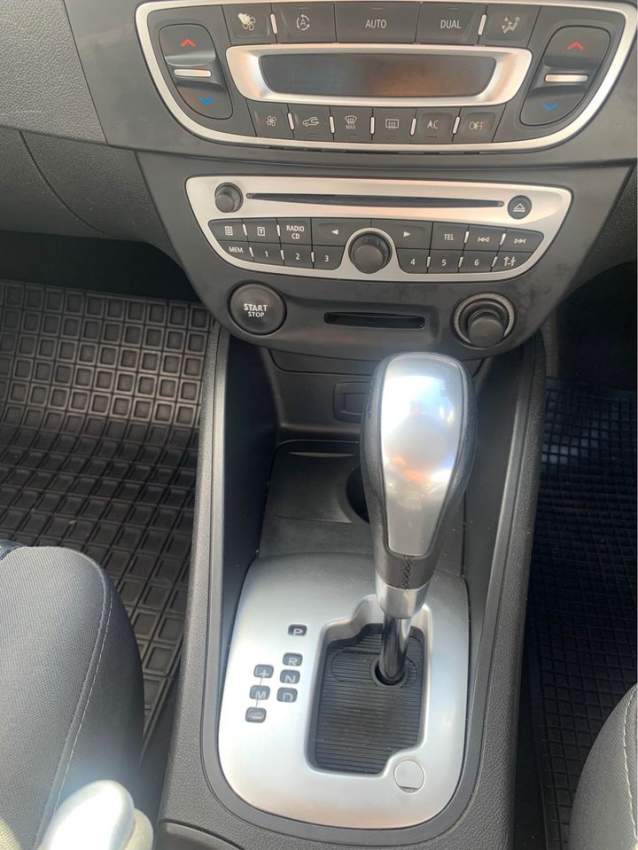 RENAULT - FLUENCE - 2014 - 7 - Compact cars  on Aster Vender