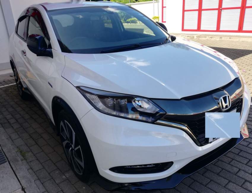 Honda Vezel Hybrid Z - RU3 - 9 - SUV Cars  on Aster Vender