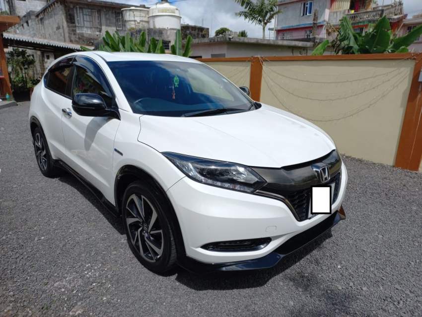 Honda Vezel Hybrid Z - RU3 - 4 - SUV Cars  on Aster Vender