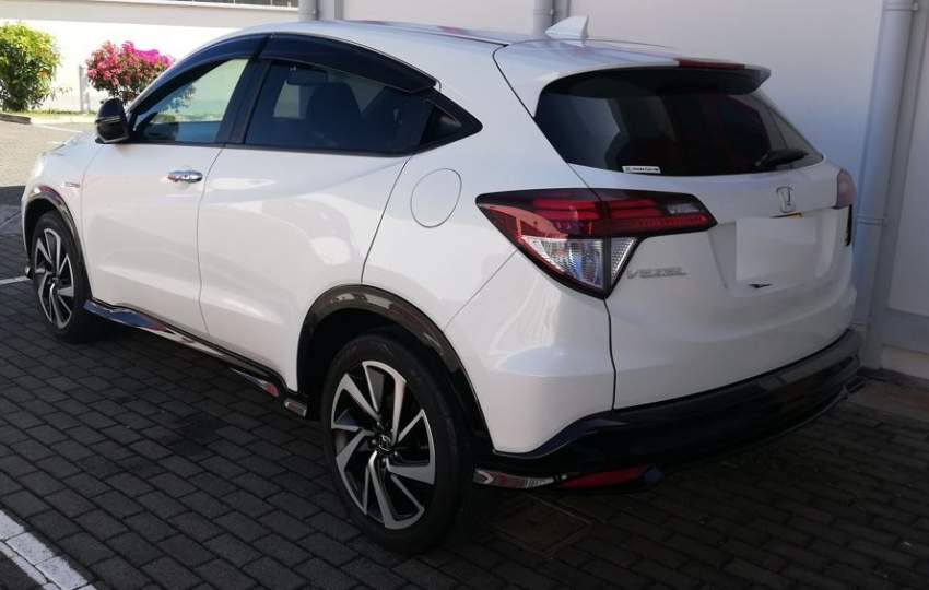 Honda Vezel Hybrid Z - RU3 - 6 - SUV Cars  on Aster Vender