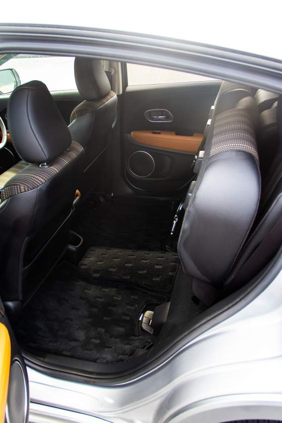 Honda Vezel Hybrid - 5 - SUV Cars  on Aster Vender