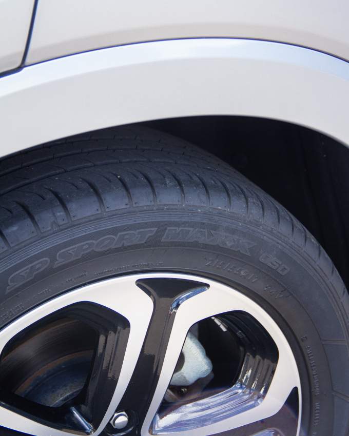 Honda Vezel Hybrid - 2 - SUV Cars  on Aster Vender