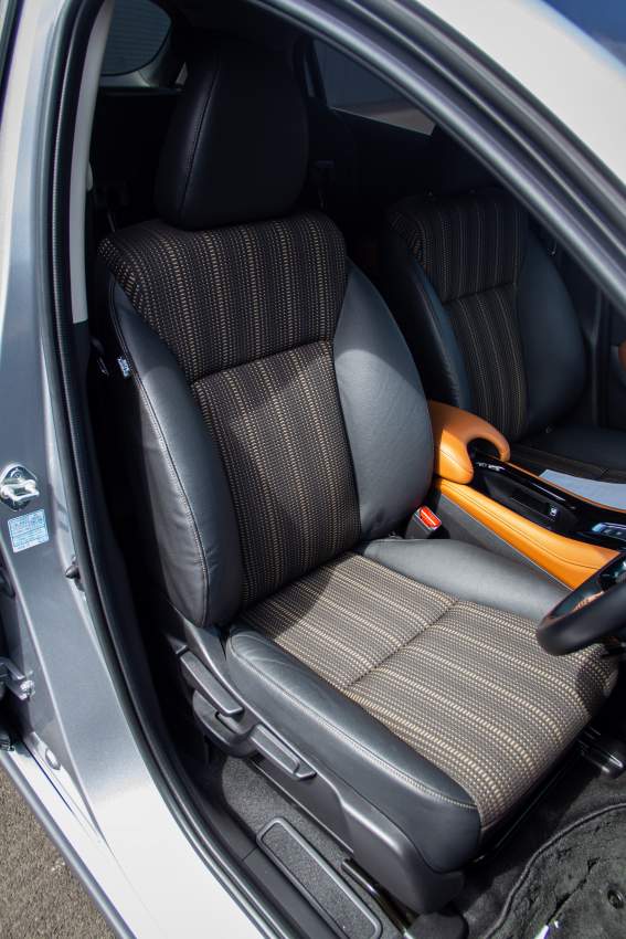 Honda Vezel Hybrid - 7 - SUV Cars  on Aster Vender