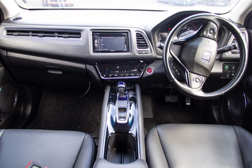 Honda Vezel Hybrid - SUV Cars at AsterVender