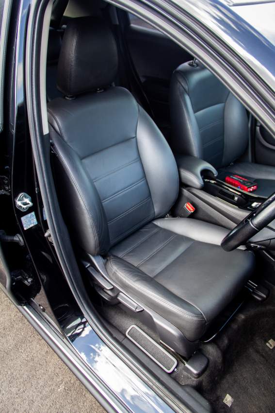 Honda Vezel Hybrid - 6 - SUV Cars  on Aster Vender