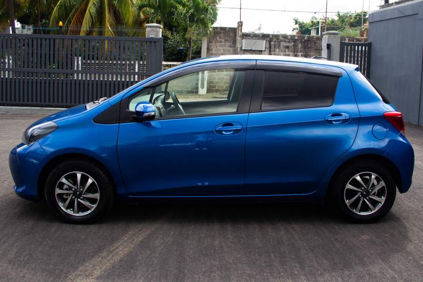 Toyota Vitz - 5 - Compact cars  on Aster Vender