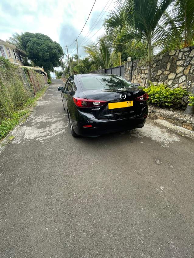 Mazda 3 skyactive 2017 - 4 - Sport Cars  on Aster Vender