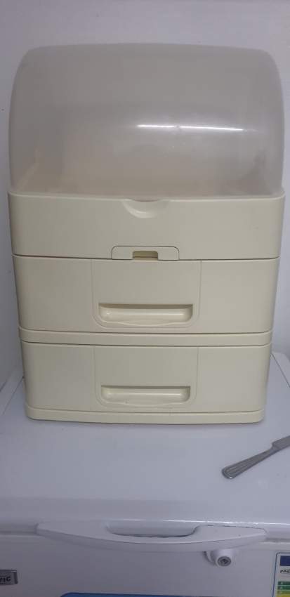 Dish rack on Aster Vender