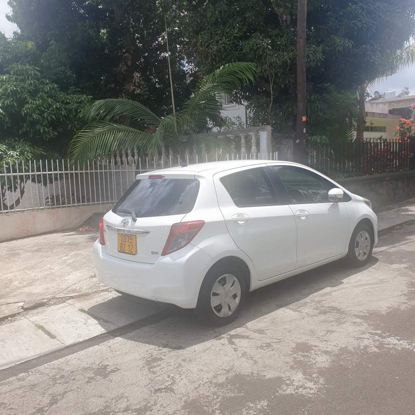 Toyota Vitz auto year 2012 - 2 - Compact cars  on Aster Vender