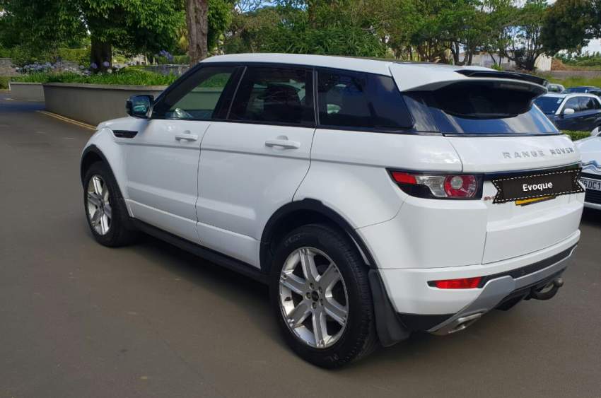 LAND RANGE ROVER EVOQUE FOR RENT - 1 - Luxury Cars  on Aster Vender