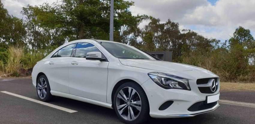 MERCEDES CLA200 - 0 - Luxury Cars  on Aster Vender