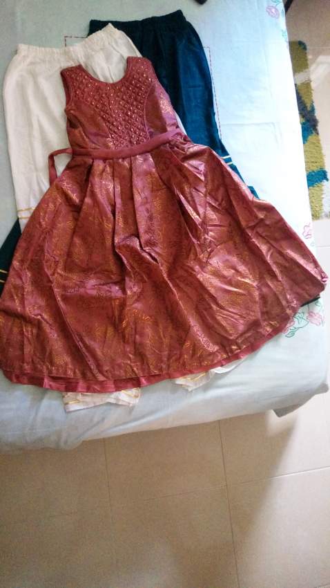 Grand destockage de vetement Lehenga choli,sari,kurti, robe, gown sell - 10 - Dresses (Women)  on Aster Vender