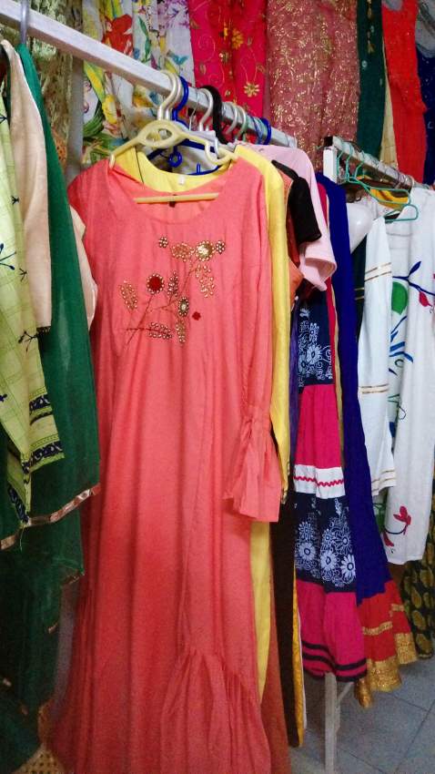 Grand destockage de vetement Lehenga choli,sari,kurti, robe, gown sell - 4 - Dresses (Women)  on Aster Vender