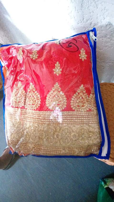 Grand destockage de vetement Lehenga choli,sari,kurti, robe, gown sell - 1 - Dresses (Women)  on Aster Vender