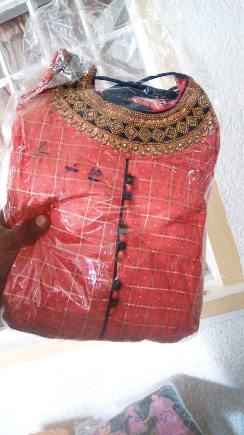 Grand Destockage Wholesale and Retail - 5 - Dresses (Women)  on Aster Vender