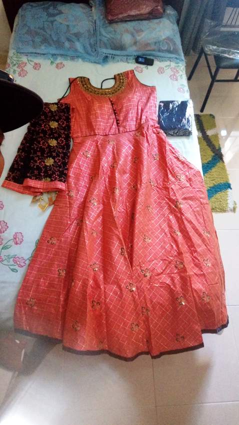 Grand Destockage Wholesale and Retail - 9 - Dresses (Women)  on Aster Vender