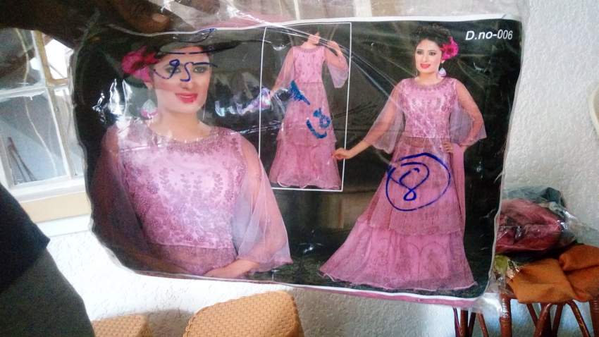 Grand Destockage Wholesale and Retail - 6 - Dresses (Women)  on Aster Vender