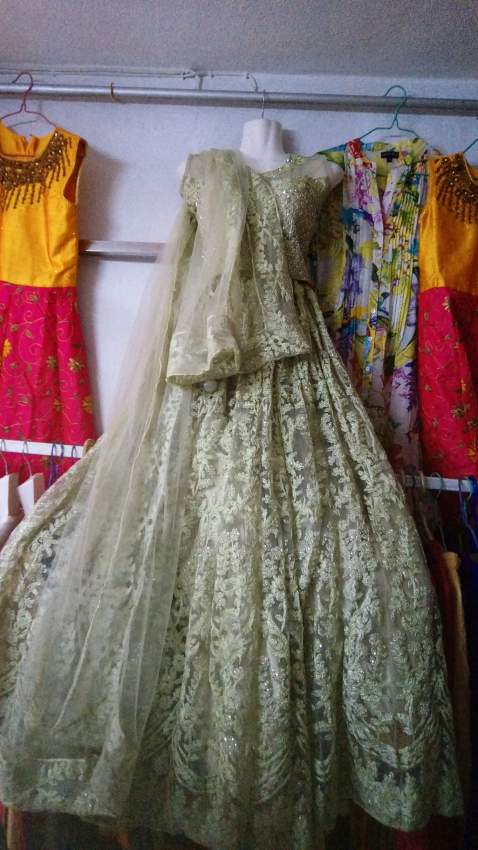 Grand Destockage Wholesale and Retail - 11 - Dresses (Women)  on Aster Vender