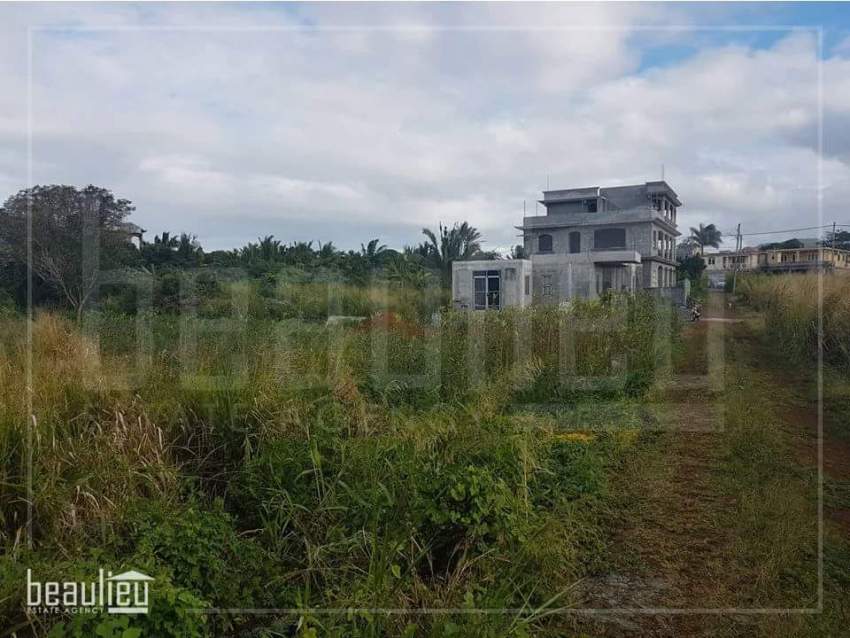 2 plots of 20 Perches & 26.9 Perches Residential Land in Riche Mare Fl - 0 - Land  on Aster Vender
