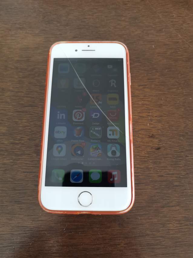 Iphone  - 5 - iPhones  on Aster Vender