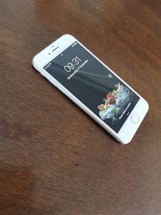 Iphone  - 3 - iPhones  on Aster Vender