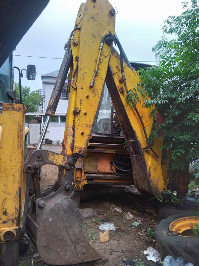 Excavator  - 3 - Other heavy trucks  on Aster Vender