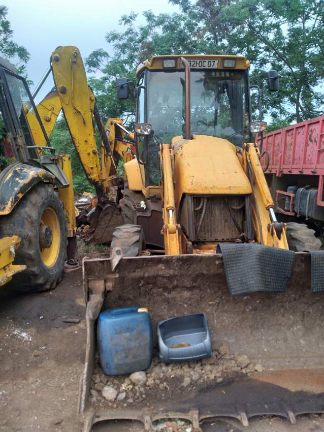 Excavator  - 0 - Other heavy trucks  on Aster Vender