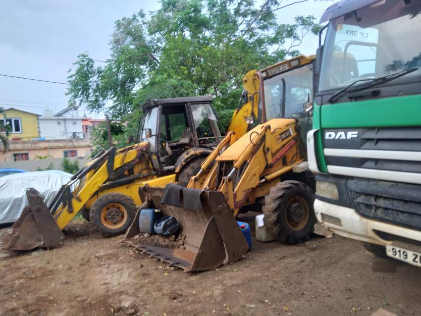 Excavator  - 4 - Other heavy trucks  on Aster Vender