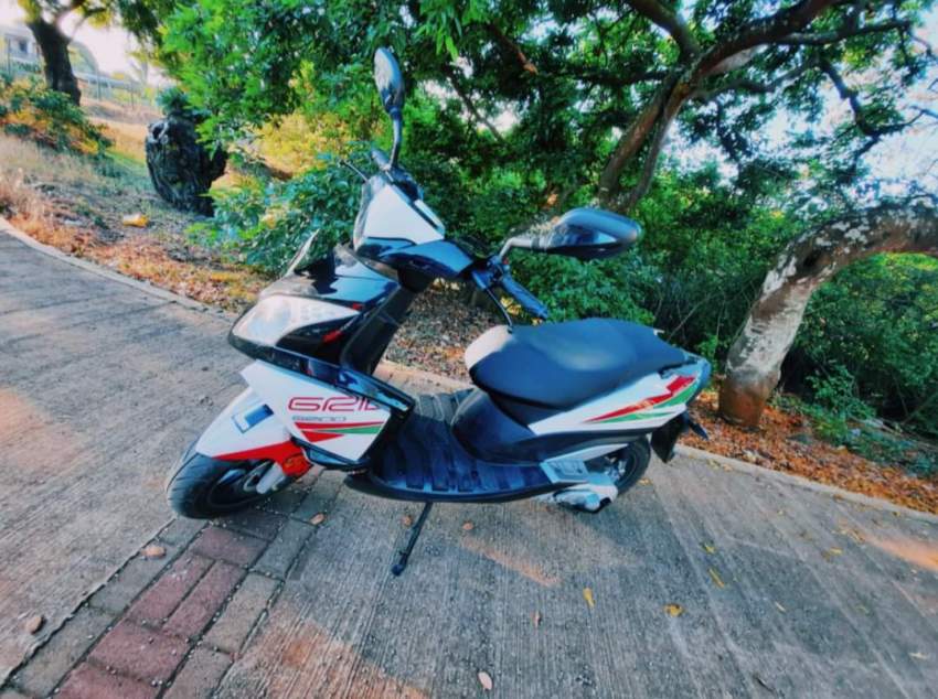 A Vendre/ For Sale  - 4 - Scooters (above 50cc)  on Aster Vender