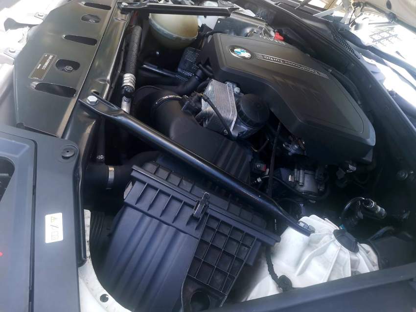 BMW - 6 - Luxury Cars  on Aster Vender