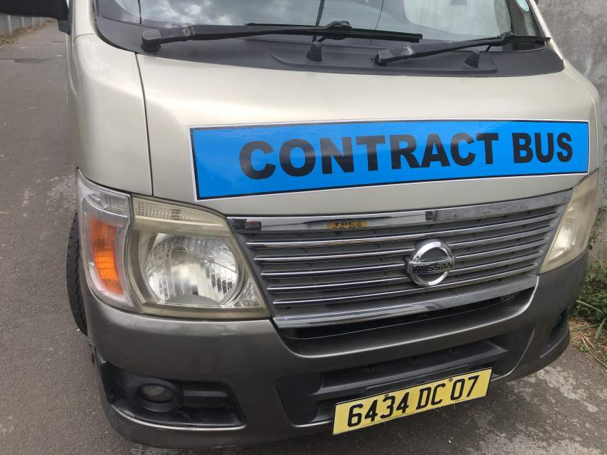 Nissan Urvan 3.0 ac - 2 - Minibus  on Aster Vender