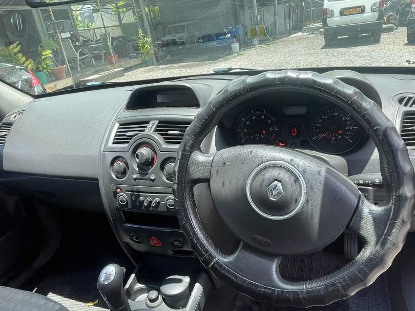 Renault Megane Year 08  - 1 - Family Cars  on Aster Vender