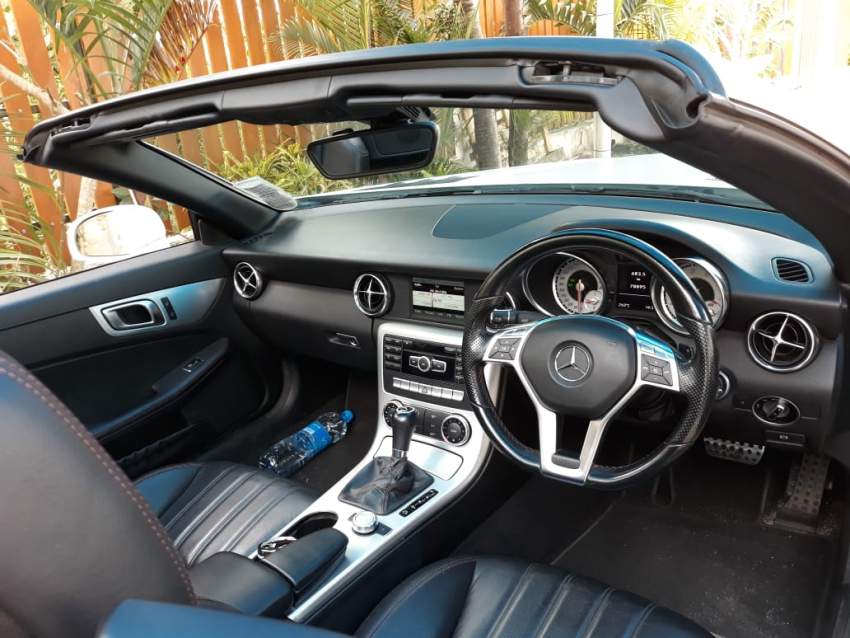 Mercedes SLK cabriolet AMG 250 - 6 - Luxury Cars  on Aster Vender