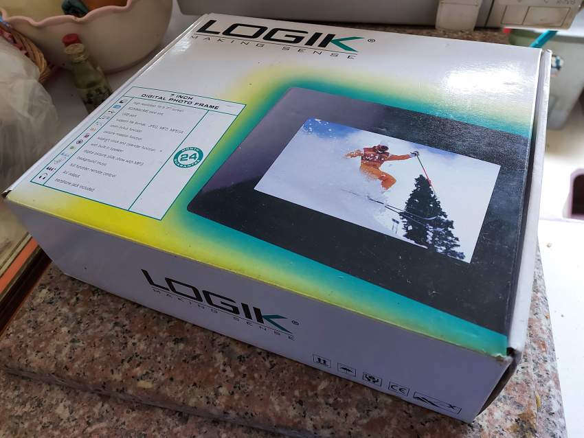 DIGITAL PHOTO FRAME - LOGIK - 2 - All electronics products  on Aster Vender