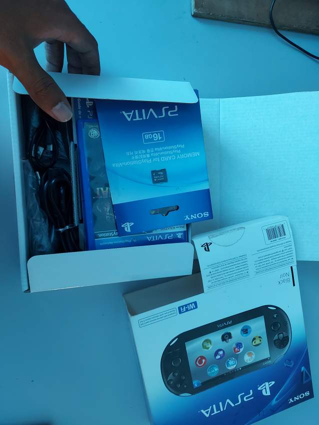 PLAYSTATION VITA/PS VITA & 1 GAME - 4 - PlayStation 3 Games  on Aster Vender