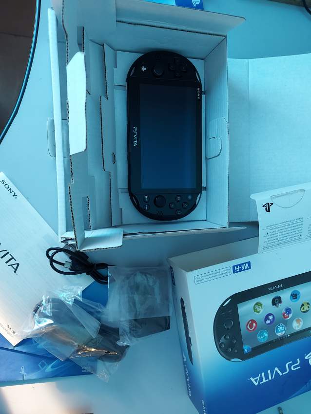 PLAYSTATION VITA/PS VITA & 1 GAME - 5 - PlayStation 3 Games  on Aster Vender