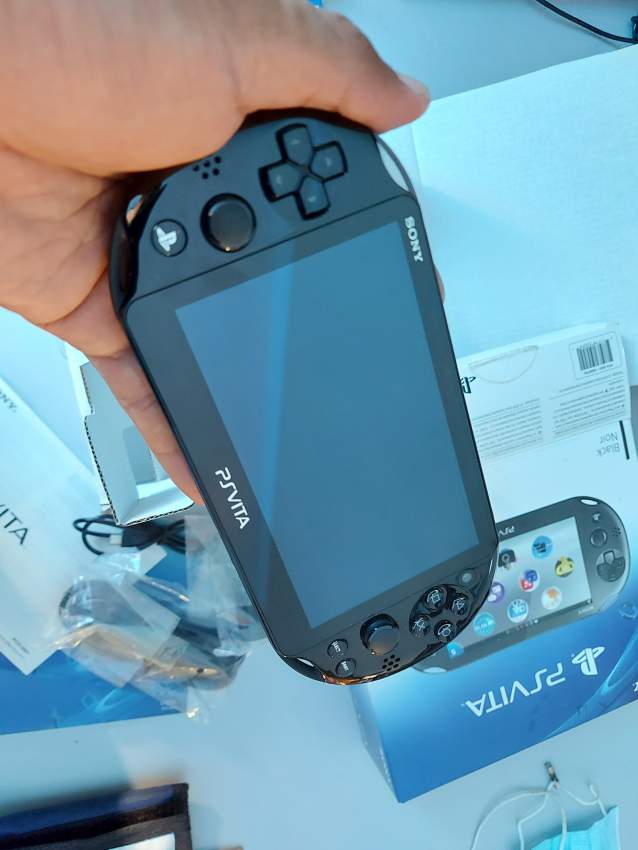 PLAYSTATION VITA/PS VITA & 1 GAME - 7 - PlayStation 3 Games  on Aster Vender