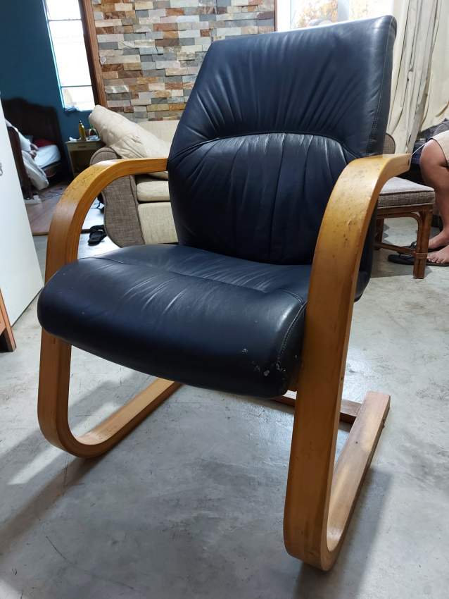 Executive Chair - 0 - Chairs  on Aster Vender