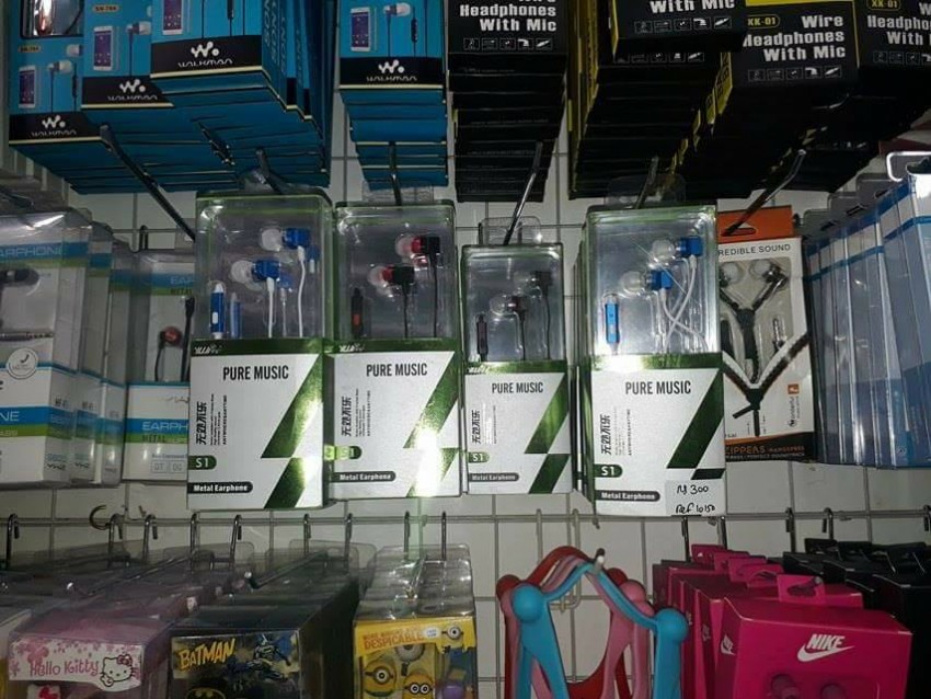 Earphones for sale - Deliver everywhere in Mauritius - 1 - Other phone accessories  on Aster Vender