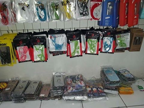 Earphones for sale - Deliver everywhere in Mauritius - 2 - Other phone accessories  on Aster Vender