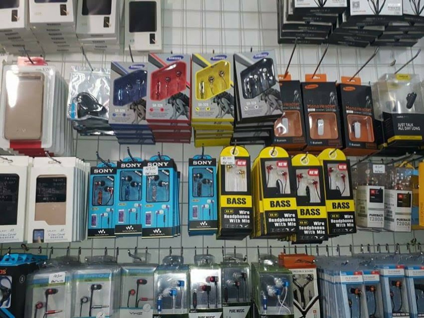 Earphones for sale - Deliver everywhere in Mauritius - 0 - Other phone accessories  on Aster Vender