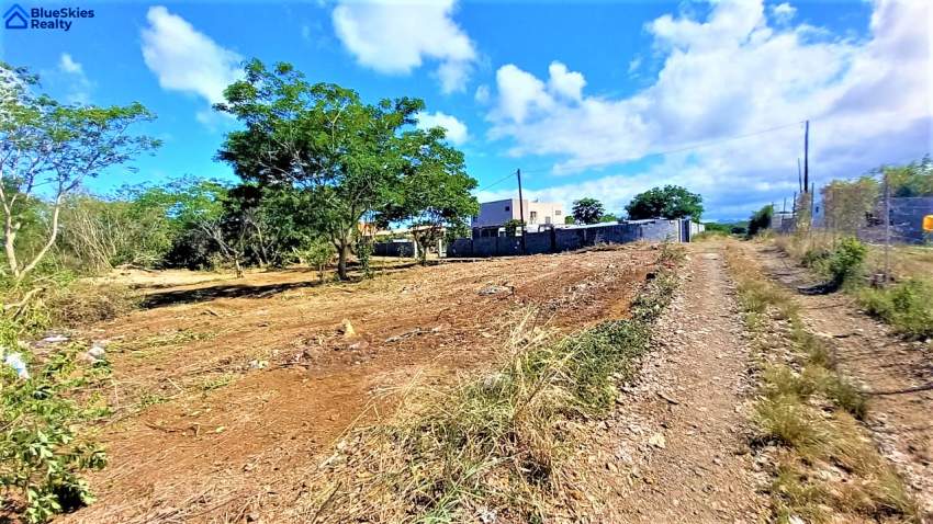 2 Portions of 10.3 Perches Petit Raffray - 3 - Land  on Aster Vender