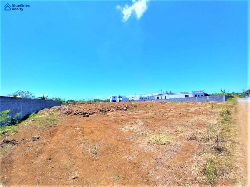 23 Perches Petit Raffray - 1 - Land  on Aster Vender