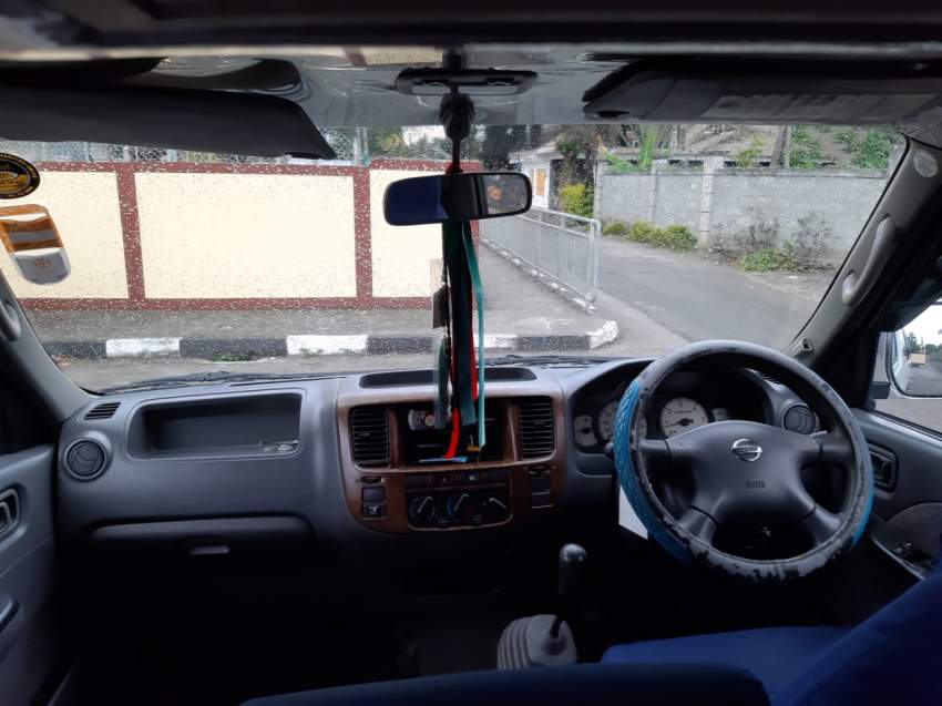 Nissan  Urvan 15 places - 1 - Passenger Van  on Aster Vender