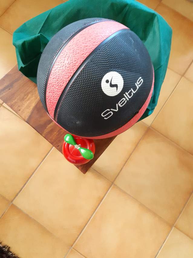 Medecine Ball Sveltus 3kg - 0 - Fitness & gym equipment  on Aster Vender